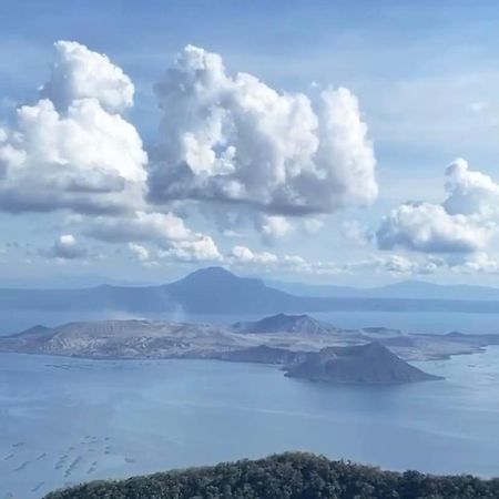 Taal Lake View Wind Residences By Smco Тагайтай Экстерьер фото